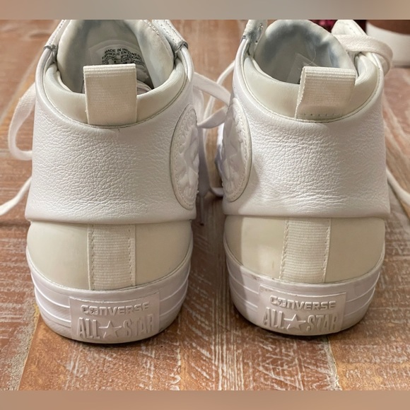 White leather high top converse sneakers in great condition! - Picture 6 of 8